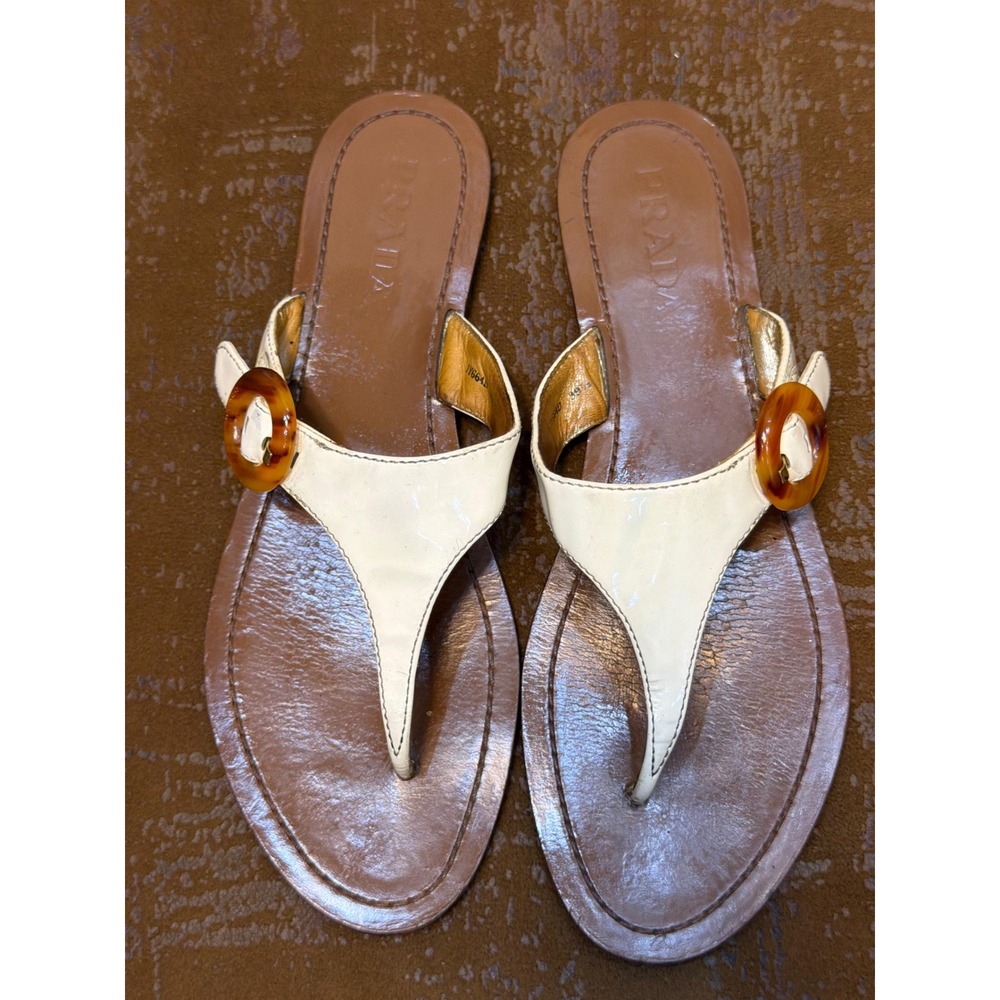 Prada 1Y664D Cream Patent Leather Tortoise Buckle Thong Sandals Size 39.5